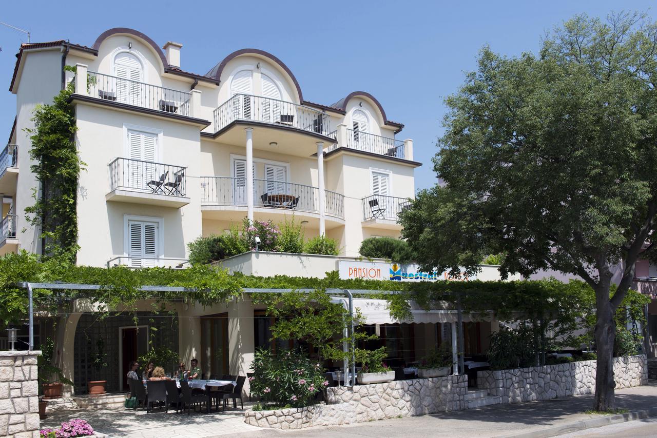 Pansion Maestral Hotel Novi Vinodolski Exterior photo